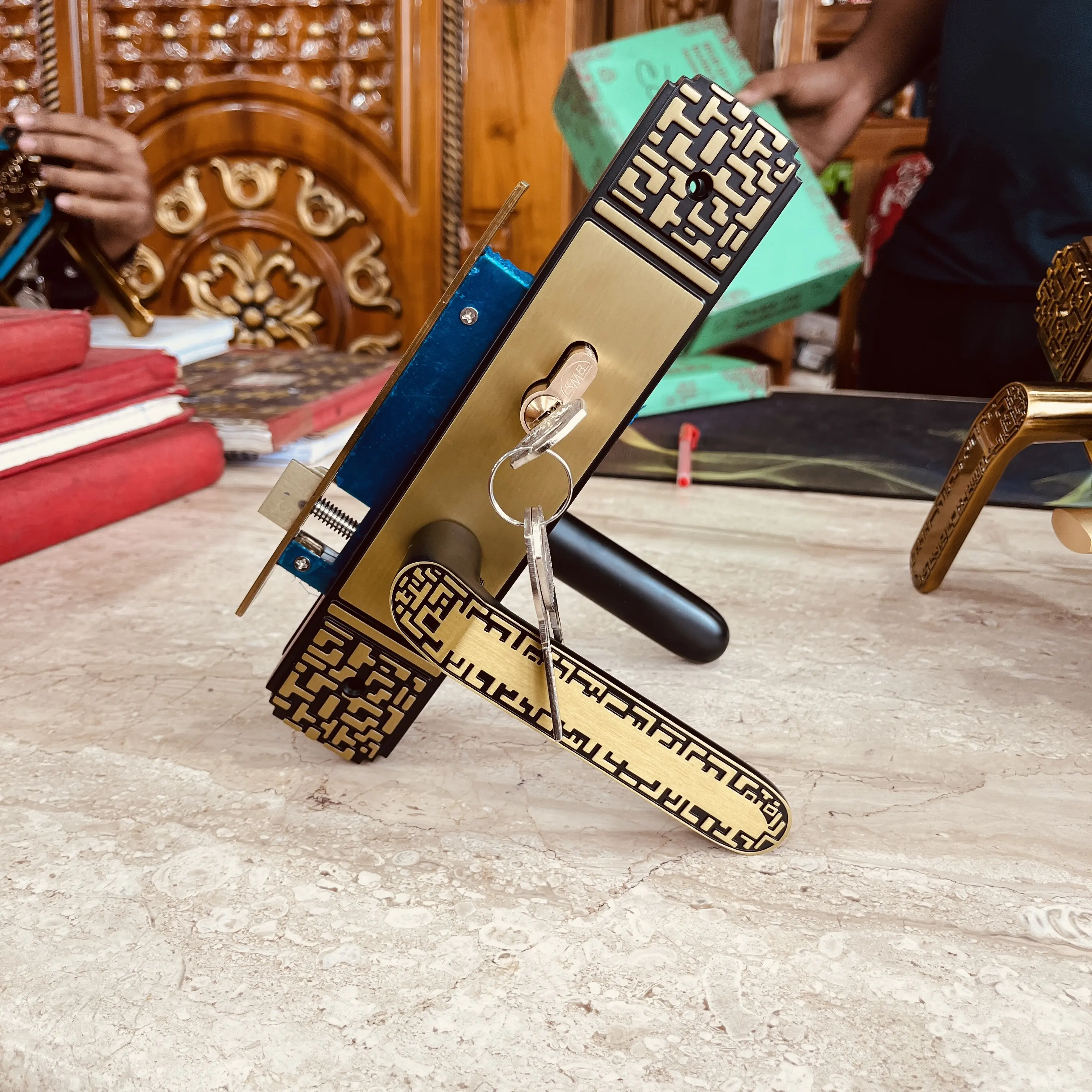 TH 14 Midium Handle Lock