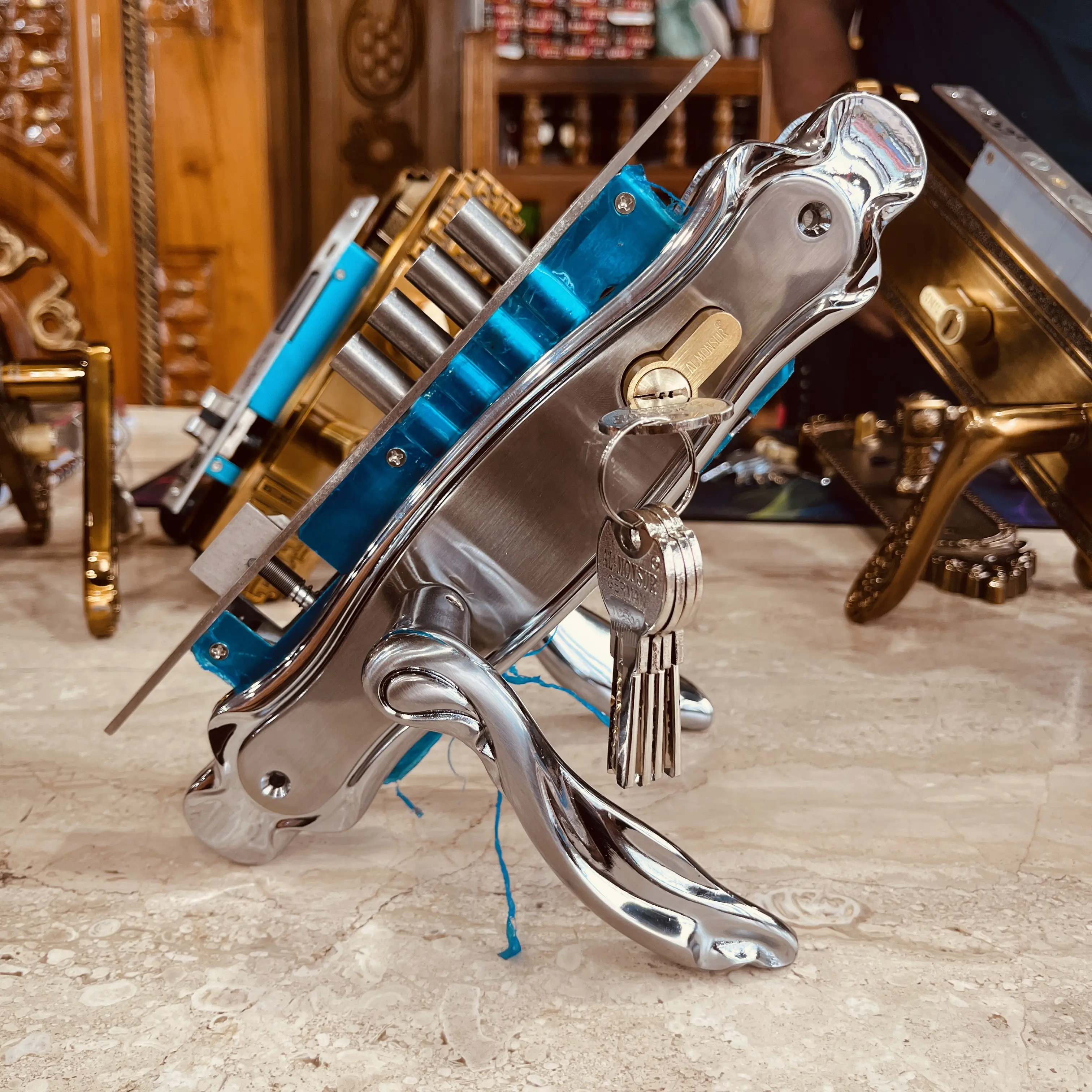 TH 12 Midium Handle Lock